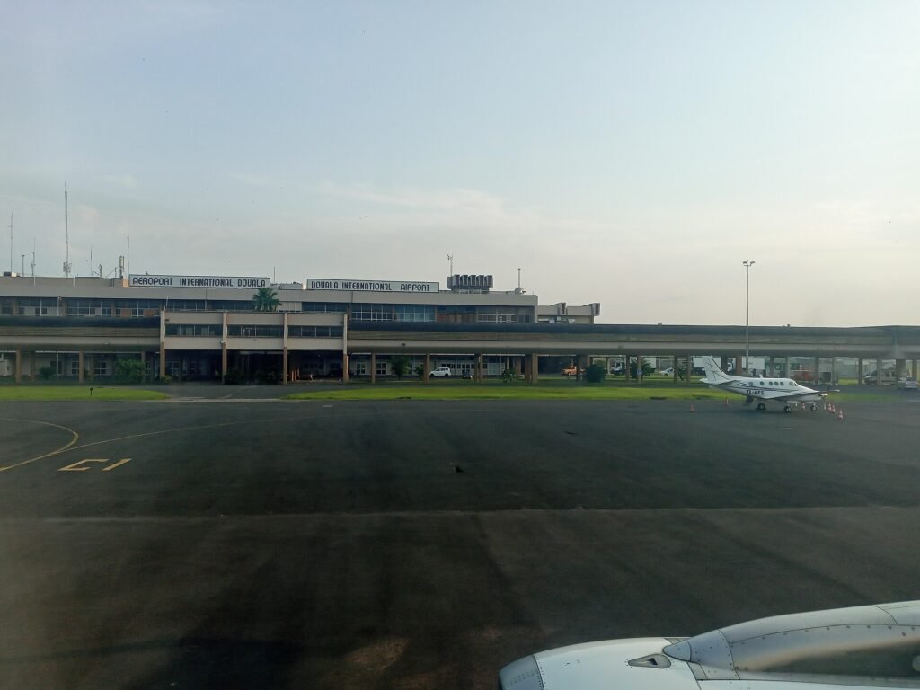 Douala Airport Transfer to the City Centre (Sedan or Van)