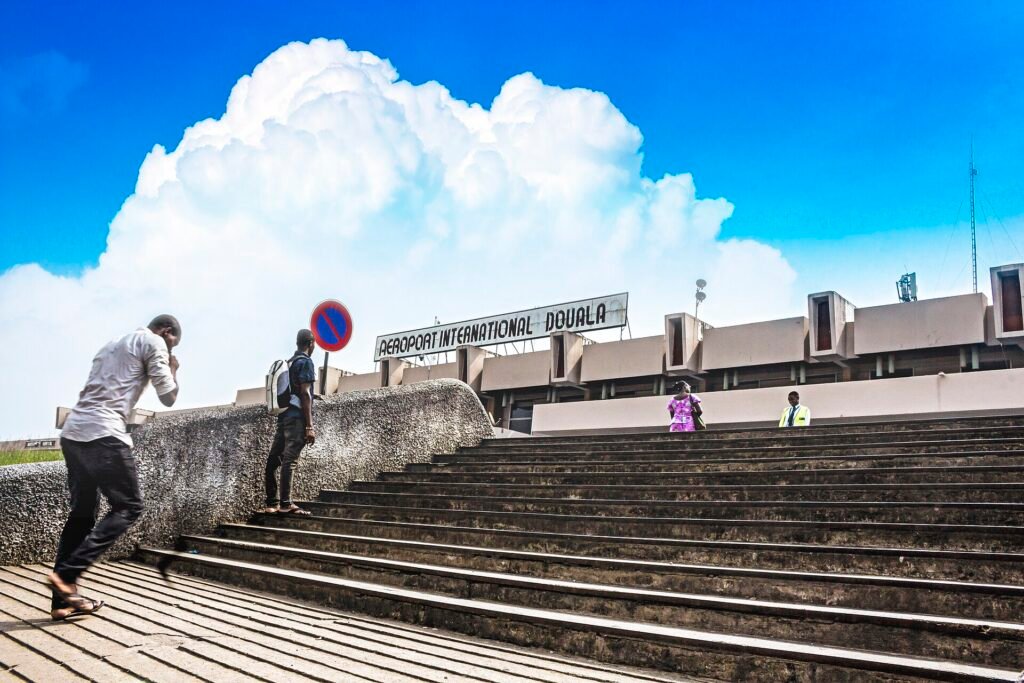 Douala Airport Transfer to the City Centre (Sedan or Van) — photo 2